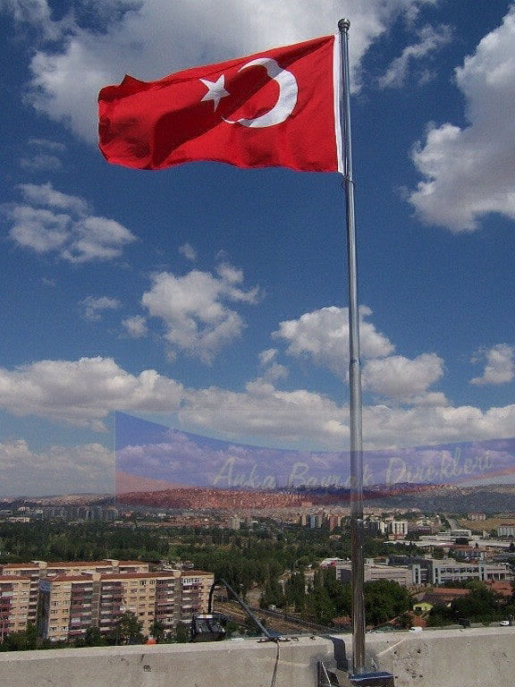 Ankara Etiler Orduevi Çatısındaki Bayrak Direği